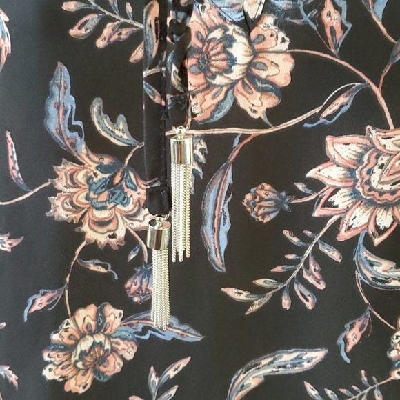 Next to new Ivanka Trump Blouse - Picture 2 of 6